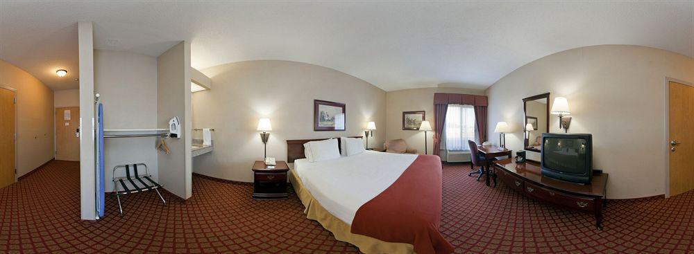 Holiday Inn Express Metropolis By Ihg Екстериор снимка
