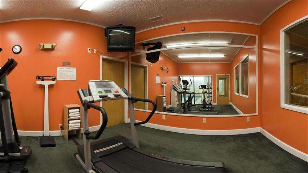 Holiday Inn Express Metropolis By Ihg Екстериор снимка